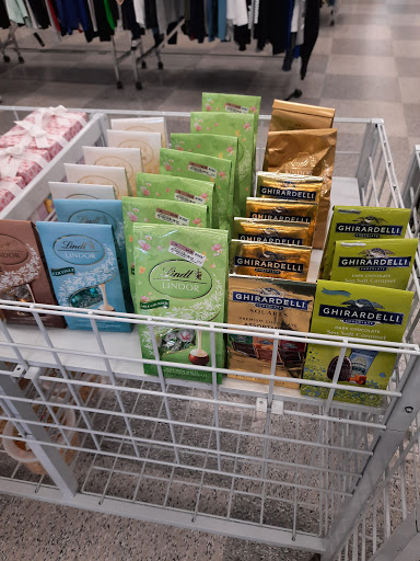 Clothing Store «Ross Dress for Less», reviews and photos, 1660 S Randall Rd, Geneva, IL 60134, USA