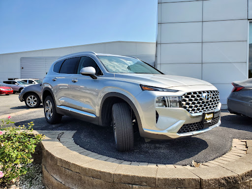 Nissan Dealer «John Amato Nissan», reviews and photos, 5200 N Port Washington Rd, Glendale, WI 53217, USA