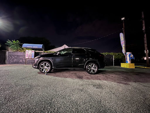 Bubble Up Self-Serve Car Wash en Bethpage