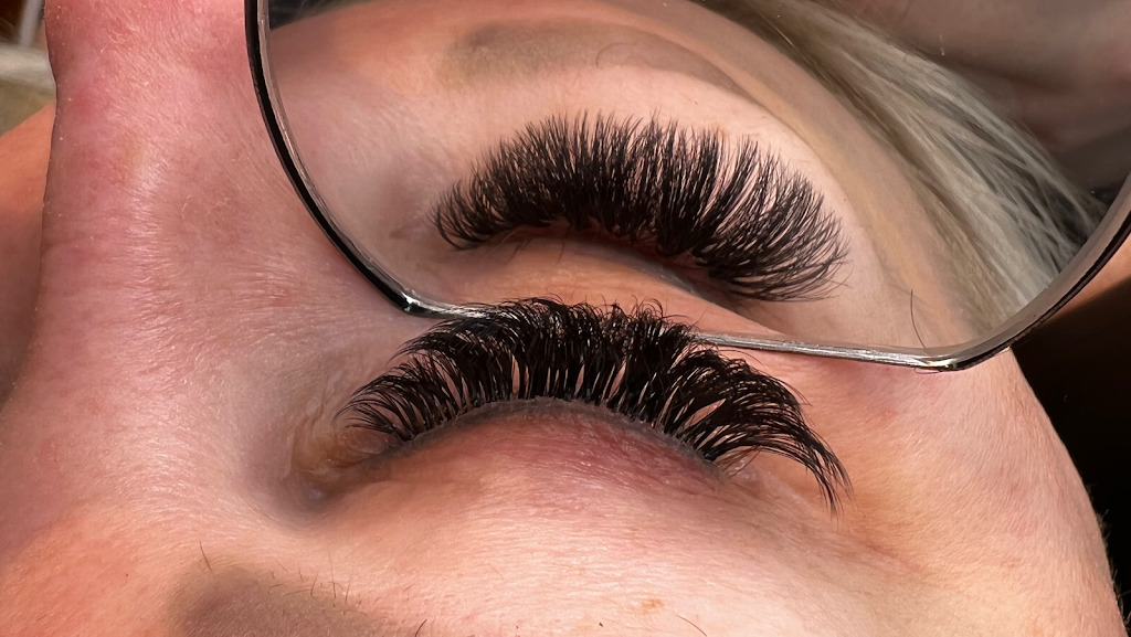 Stay Beautiful Society Huntington Beach Lash Extensions 92648