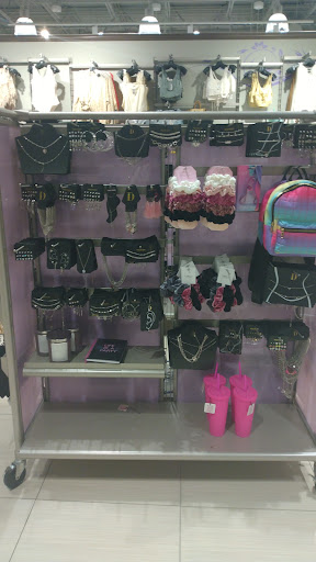 Clothing Store «Discovery Clothing Company», reviews and photos, 660 Centerview Blvd, Kissimmee, FL 34741, USA