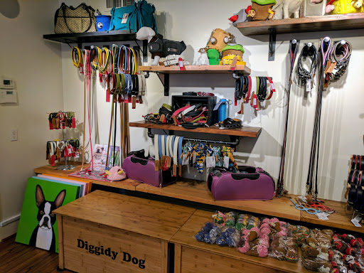 Pet Supply Store «Diggidy Dog», reviews and photos, Ocean Ave & Monte Verde St, Carmel-By-The-Sea, CA 93923, USA