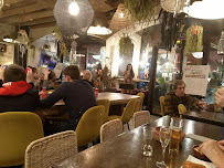 Atmosphère du Restaurant Café des Fleurs à Pont-Saint-Esprit - n°3