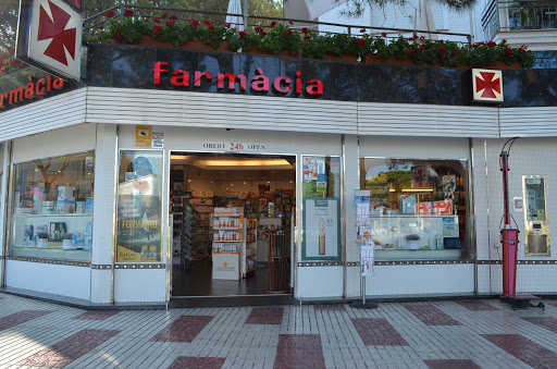Imagen del negocio Farmàcia - Òptica Sala Calsina, Montserrat en Platja d'Aro i S'Agaró, Girona