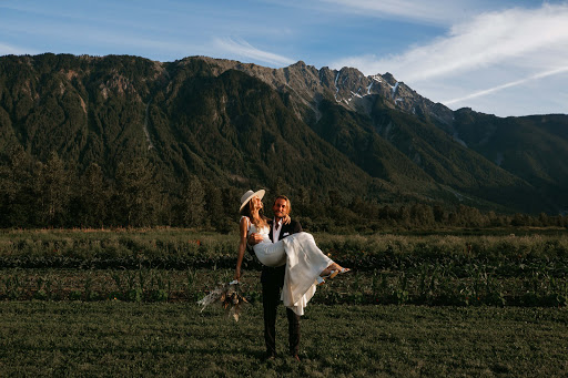 Sambajoy Photo & Art Vancouver Wedding Photographer
