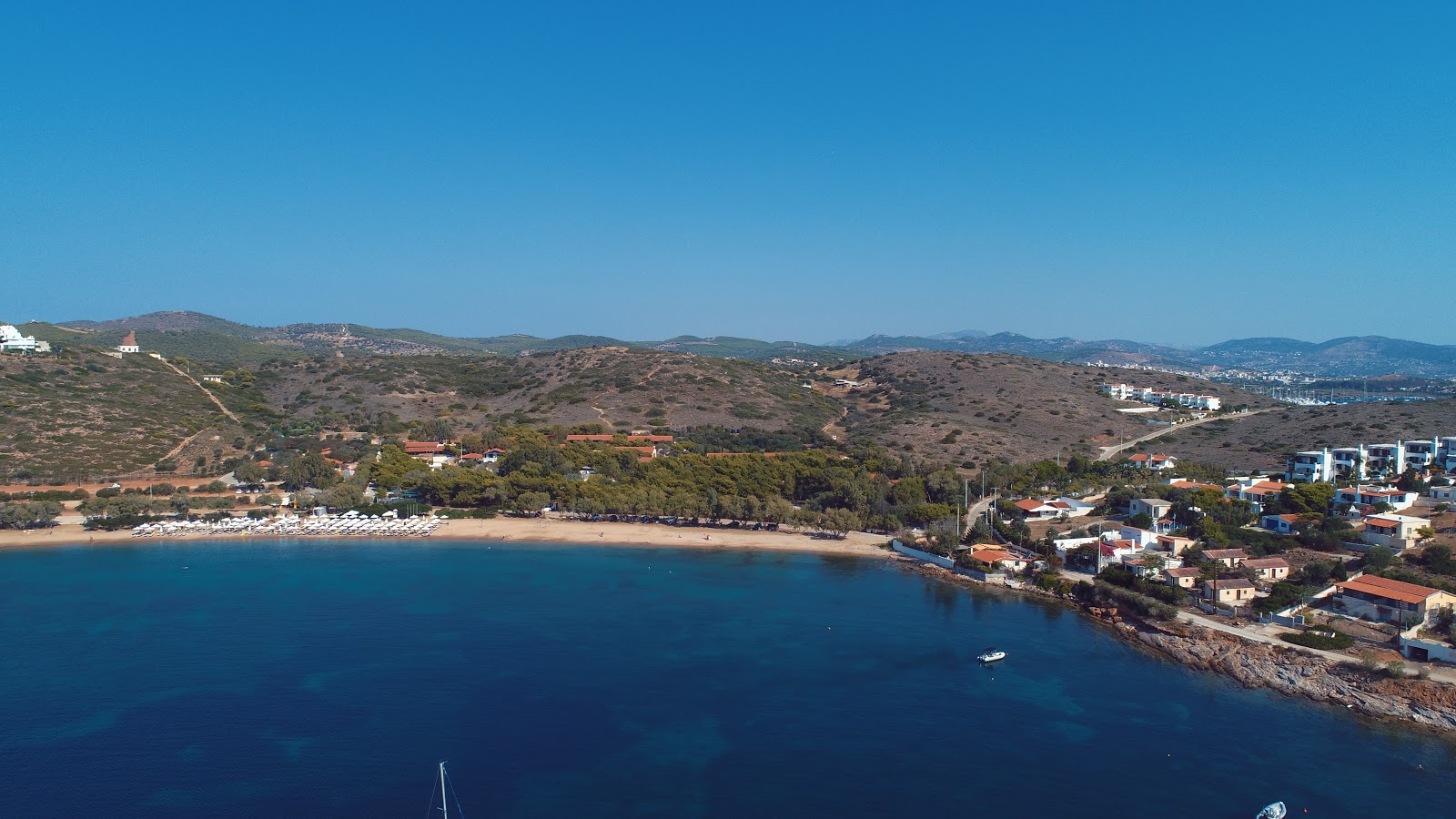 Paralia Pountazeza'in fotoğrafı koyu kum yüzey ile