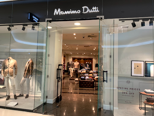 Massimo Dutti Central Embassy Store