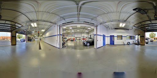 Auto Body Shop «Knauz Body Shop and Detail Center», reviews and photos, 775 Rockland Rd, Lake Bluff, IL 60044, USA