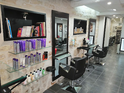 L'atelier Farmavita - Salon de coiffure COLORISTE-OMBRE HAIR à Paris