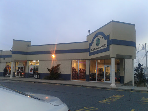 Royal Family Shoes, 6750 U.S. 9, Howell, NJ 07731, USA, 