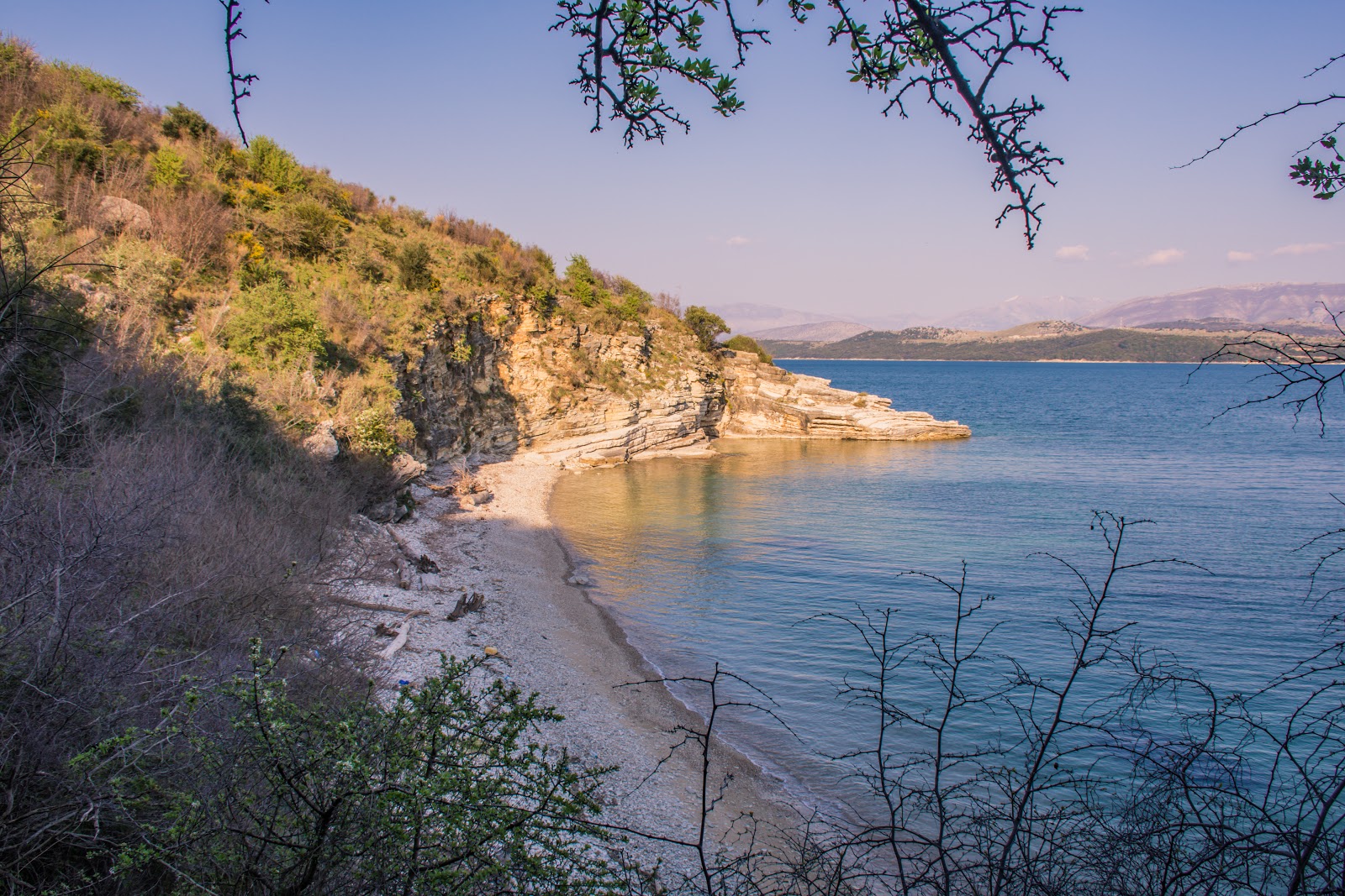 Kouloura beach'in fotoğrafı biraz temiz temizlik seviyesi ile