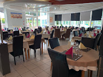 Atmosphère du Restaurant français Restaurant de la Piscine Sarreguemines chez Léon - n°10