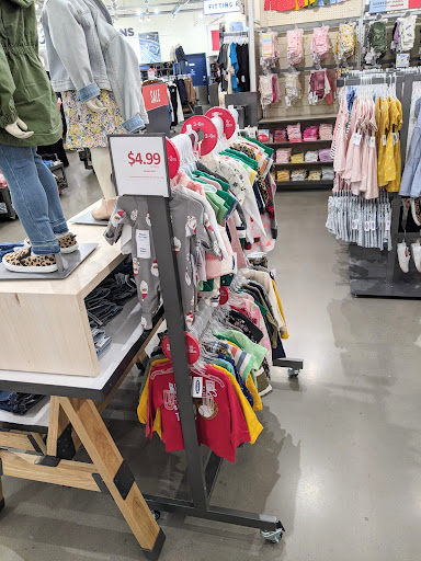 Clothing Store «Old Navy», reviews and photos, 874 Donald Lynch Blvd, Marlborough, MA 01752, USA