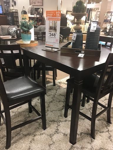 Furniture Store «Ashley HomeStore», reviews and photos, 905 Perimeter Dr, Schaumburg, IL 60173, USA