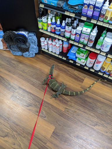 Pet Supply Store «Pet Valu», reviews and photos, 2579 Green Rd, Madison, OH 44057, USA