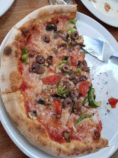 PIZZAIOLO, TRADITIONAL ITALIAN PIZZA
