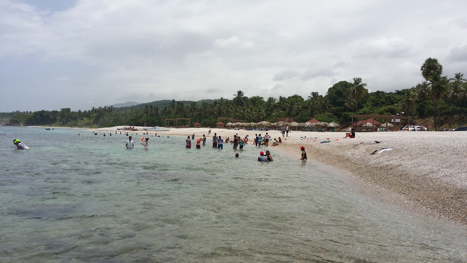 Photo de El Quemaito beach II avec plage spacieuse