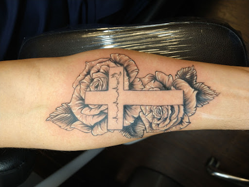 Explore free hand tattoo ideas, creative tattoo ideas in Lexington, available at Tempest Tattoo Studio