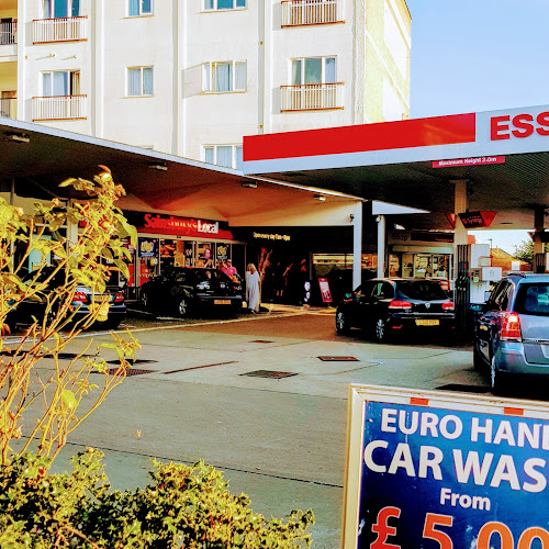 Comments and reviews of ESSO TRIANGLE