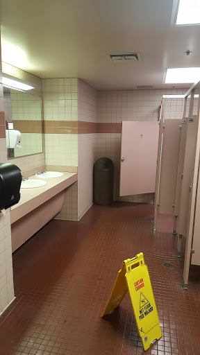 Movie Theater «AMC Classic Cobblestone 9», reviews and photos, 8501 Hickman Rd, Urbandale, IA 50322, USA