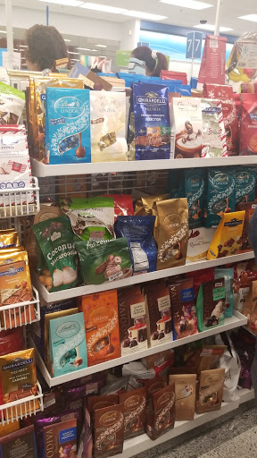 Clothing Store «Ross Dress for Less», reviews and photos, 1500 E Village Way, Orange, CA 92865, USA