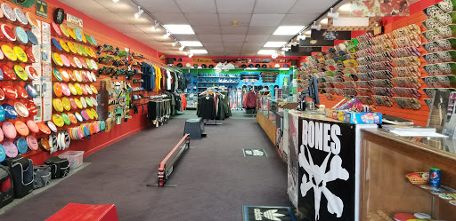 Skateboard Shop «Funtastik Skate and Snowboard Shop», reviews and photos, 18 W Main St, Mechanicsburg, PA 17055, USA