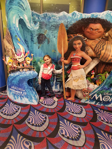 Movie Theater «Rave Motion Pictures Milford 16», reviews and photos, 500 Rivers Edge Dr, Milford, OH 45150, USA