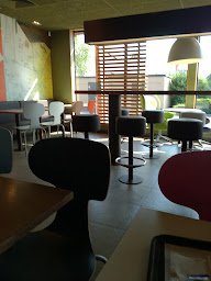Photo n°8 de McDonald's à Arçonnay ()