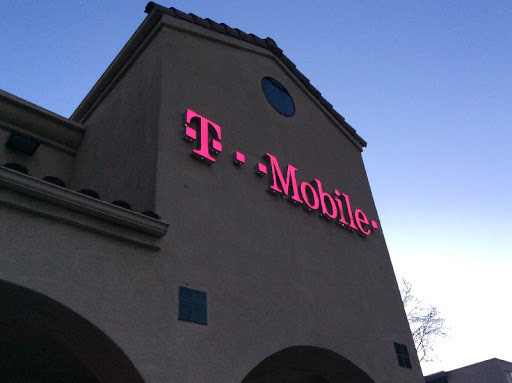 Cell Phone Store «T-Mobile», reviews and photos, 300 Davis St, San Leandro, CA 94577, USA