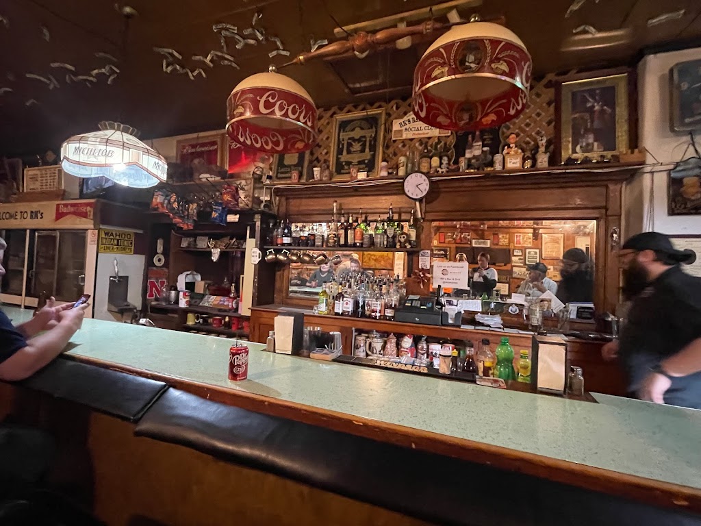 R K's Bar & Grill 68040
