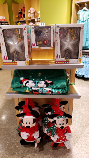 Toy Store «Disney Store», reviews and photos, E Golf Rd & N Meacham Rd, Schaumburg, IL 60173, USA