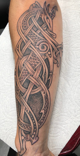 Tattoo Shop «Nine Lives Tattoo», reviews and photos, 61 N Holladay Dr, Seaside, OR 97138, USA