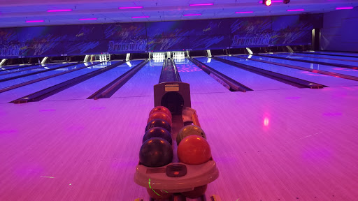 Bowling Alley «Brunswick Zone Foothill Lanes», reviews and photos, 17238 E Foothill Blvd, Fontana, CA 92335, USA