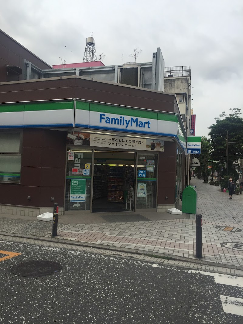 ファミリーマート 横浜イセザキモール店