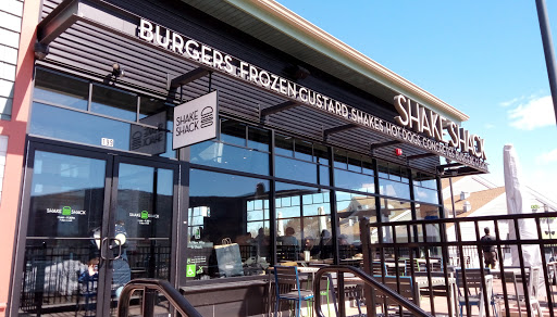 Shopping Mall «Woodbury Common Premium Outlets», reviews and photos, 498 Red Apple Ct, Central Valley, NY 10917, USA