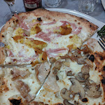 Photo n°1 de l'avis de Vincenzo.o fait le 24/04/2022 à 04:03 sur le  Antica Pizzeria dal 1957 O' Pezzereniello à Cimitile