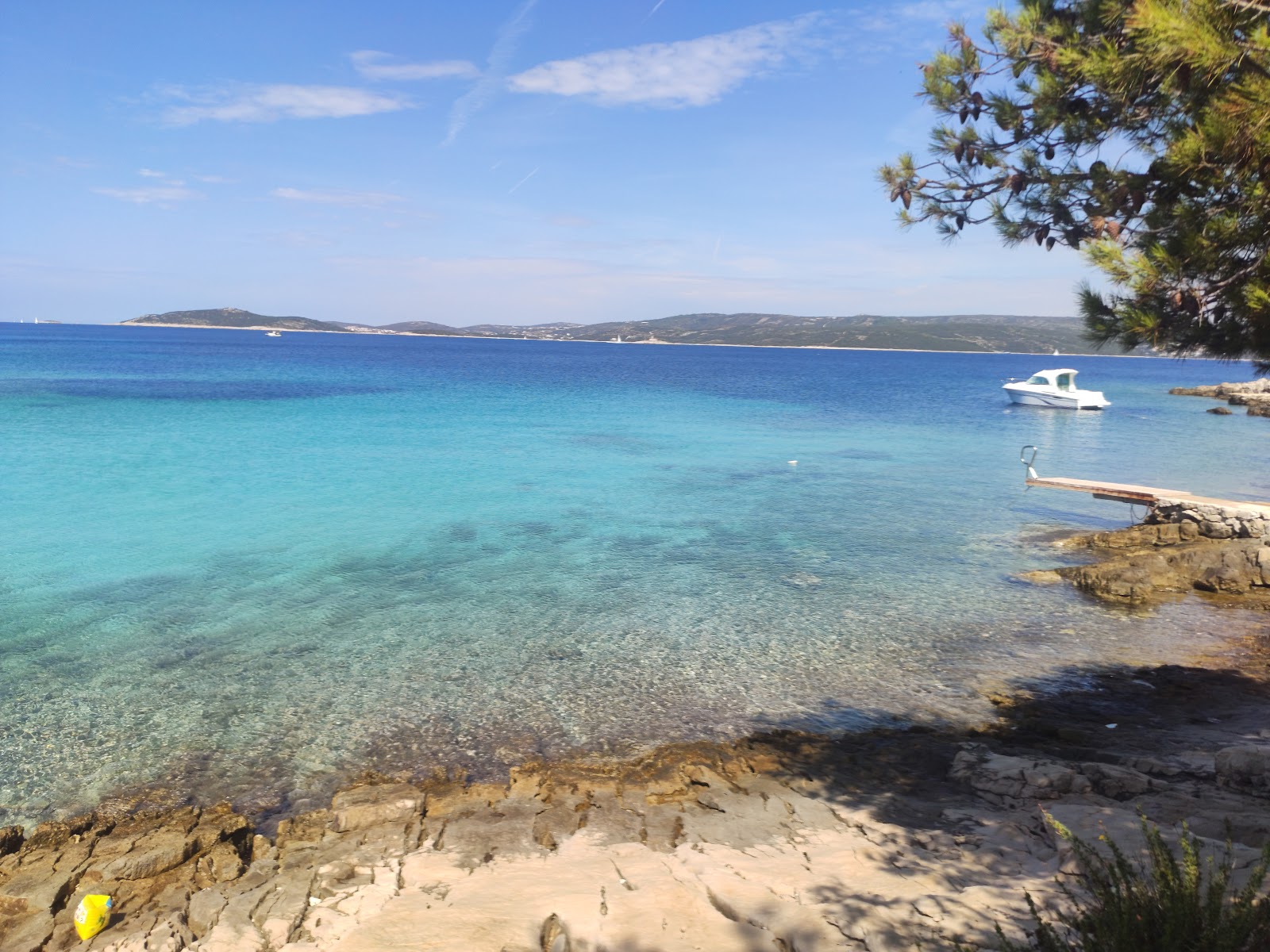 Mala Rina Beach'in fotoğrafı doğal alan içinde bulunmaktadır