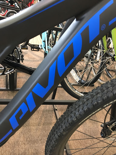 Bicycle Store «BOI Bicycle Outfitters Indy», reviews and photos, 1309 South High School Road, Indianapolis, IN 46241, USA