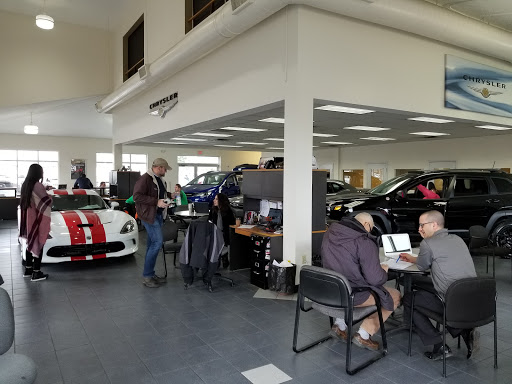 Car Dealer «Falls Chrysler Jeep Dodge», reviews and photos, 4100 State Rd, Cuyahoga Falls, OH 44223, USA