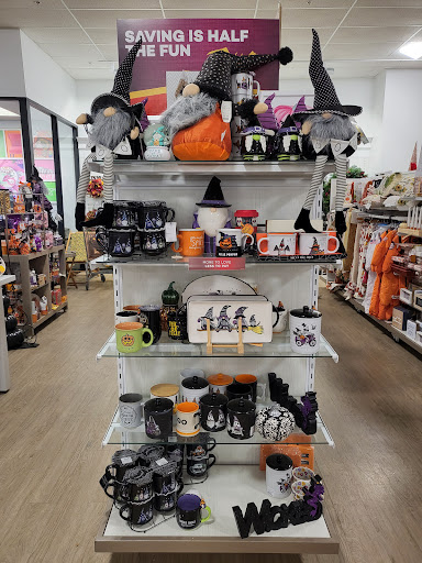 Department Store «HomeGoods», reviews and photos, 22940 Victory Blvd, Woodland Hills, CA 91367, USA