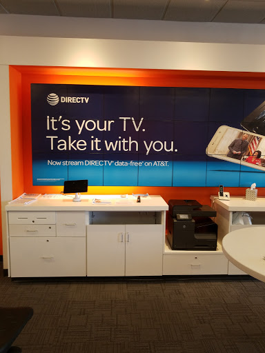 Cell Phone Store «Spring Mobile AT&T Authorized Retailer», reviews and photos, 1095 Kennedy Rd #7a, Windsor, CT 06095, USA