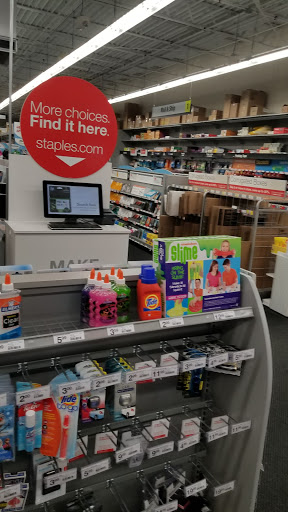 Office Supply Store «Staples», reviews and photos, 2601 Jackson Ave, Ann Arbor, MI 48103, USA