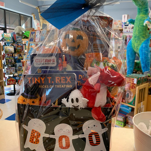 Toy Store «4 Kids Books & Toys», reviews and photos, 4450 Weston Pointe Dr # 120, Zionsville, IN 46077, USA