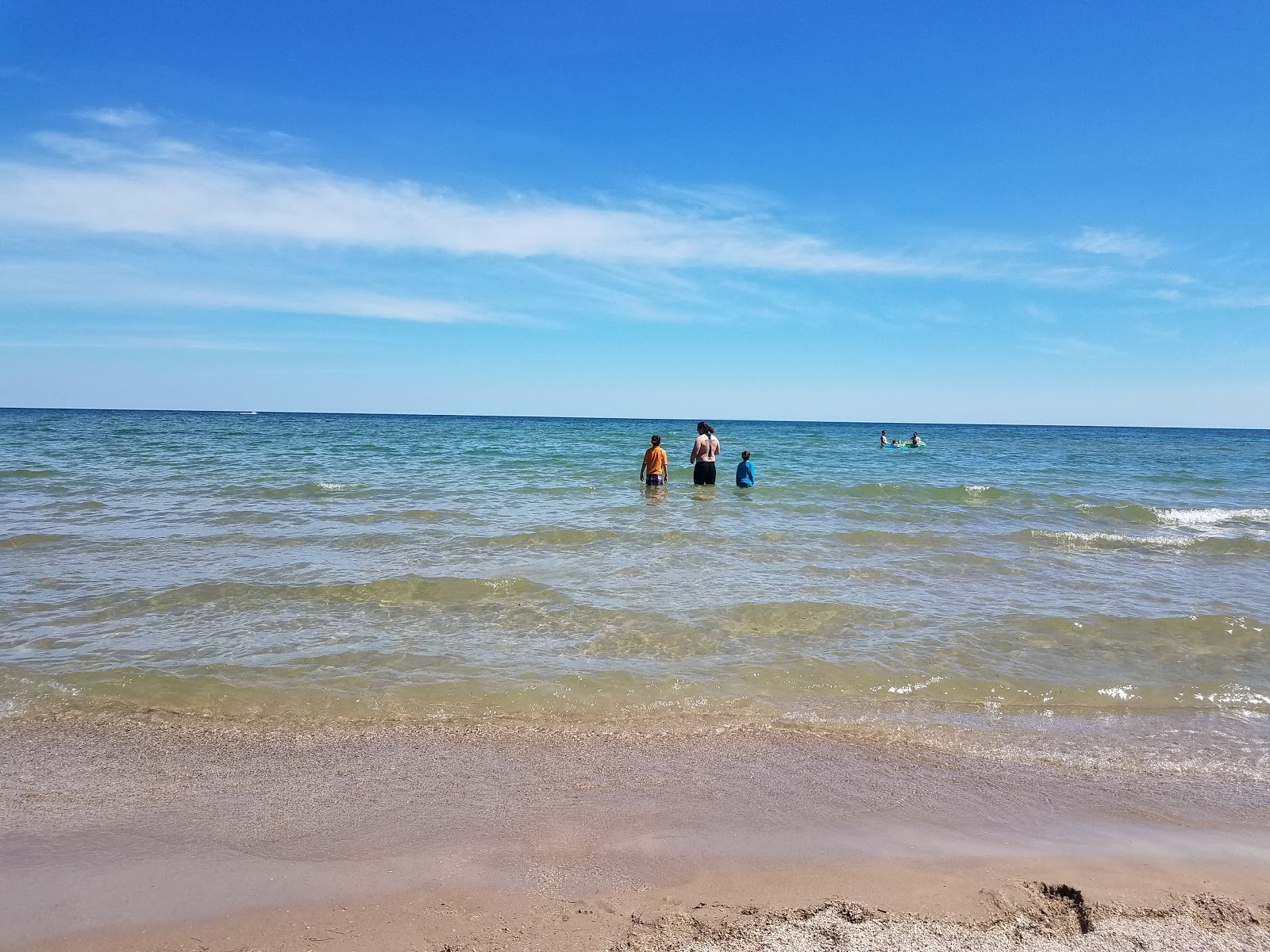 Sandy Bay的照片 带有碧绿色纯水表面