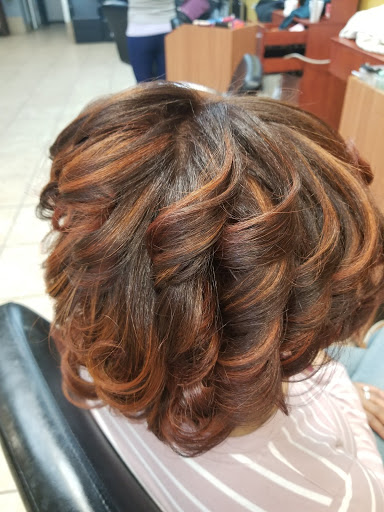 Beauty Salon «Julia Dominican Hair Salon», reviews and photos, 718 Reisterstown Rd, Pikesville, MD 21208, USA