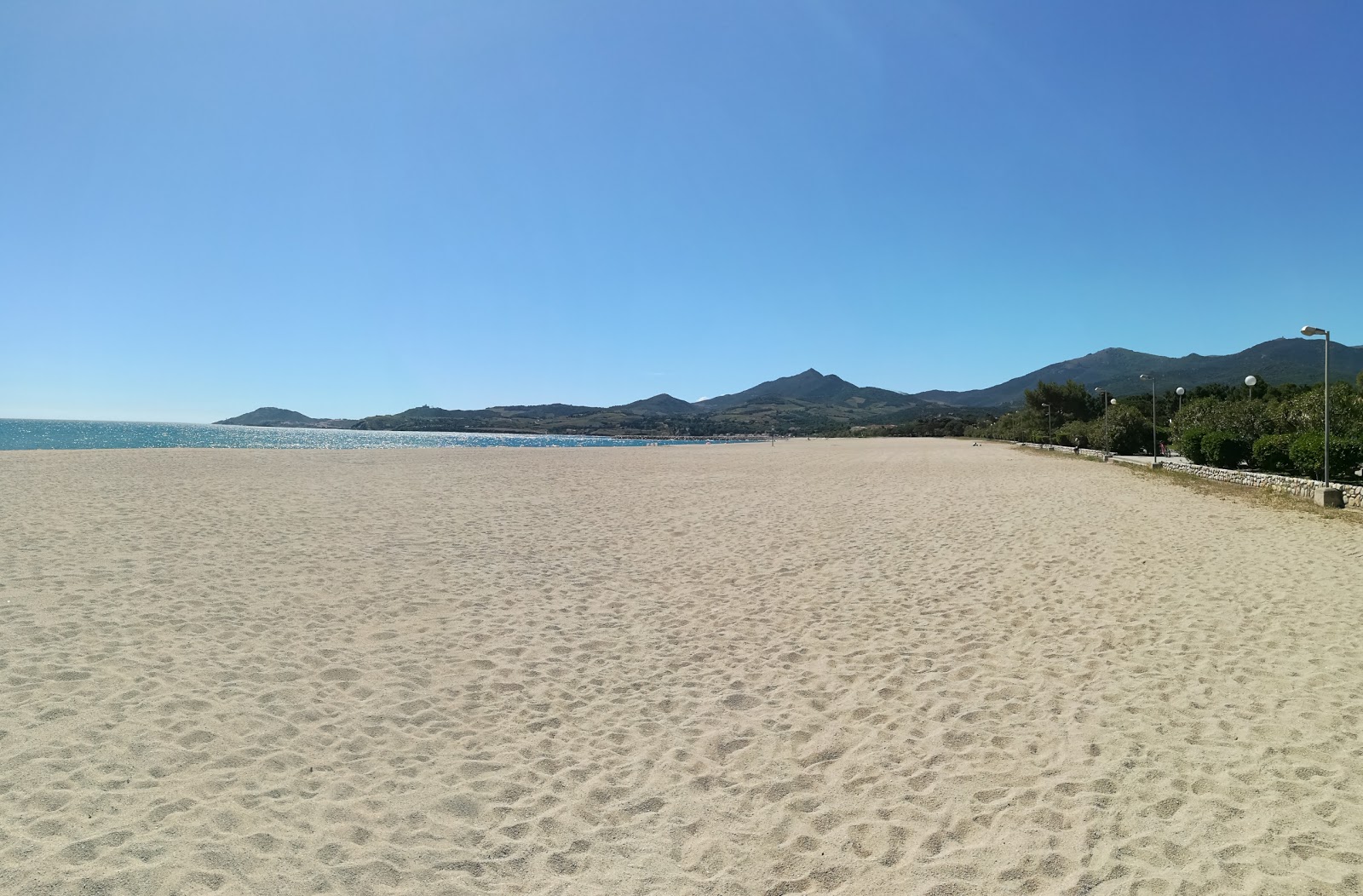 Photo of Pins beach and its beautiful scenery