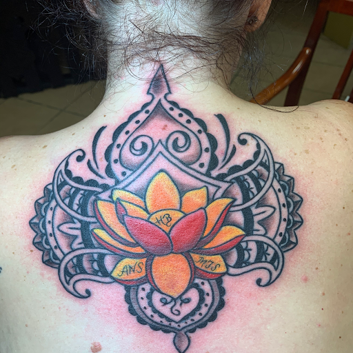 Tattoo Shop «Cross Roads Tattoo and Piercing», reviews and photos, 2070 Texas Ave, Bridge City, TX 77611, USA