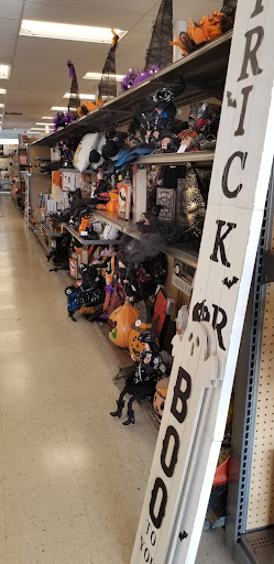 Home Goods Store «Tuesday Morning», reviews and photos, 4116 W Town and Country Rd, Dayton, OH 45429, USA