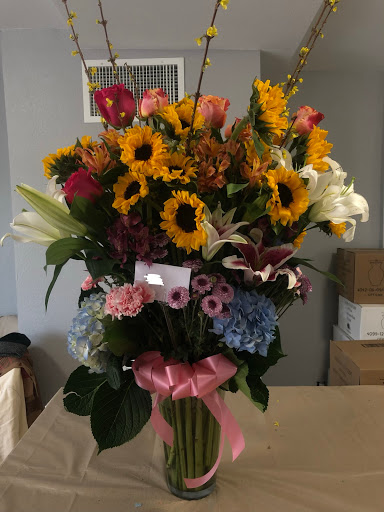 Florist «Roses Just Because/Hub Florist Of Lutz», reviews and photos, 18721 N Dale Mabry Hwy, Lutz, FL 33548, USA