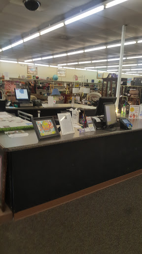 Thrift Store «Waterfront Rescue Mission Thrift Store», reviews and photos, 4376 Gulf Breeze Pkwy, Gulf Breeze, FL 32563, USA